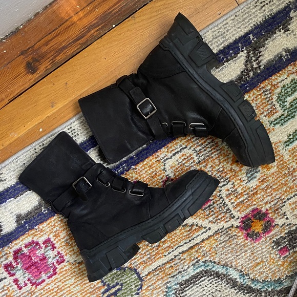 Sleek Black Lofina Combat Boots for Women - Picture 6 of 6